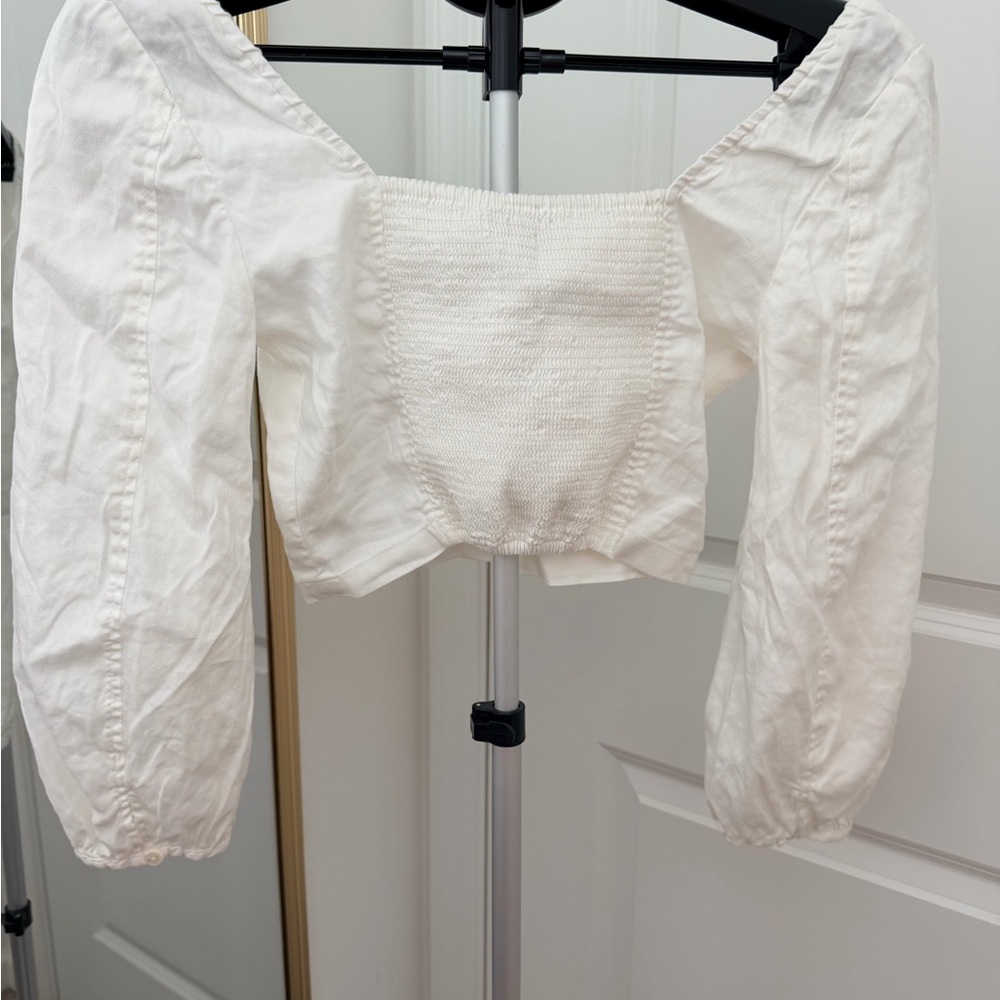 Aritizia Babaton | ADWYN BLOUSE | Cropped puff-sleeve blouse - Picture 4 of 7